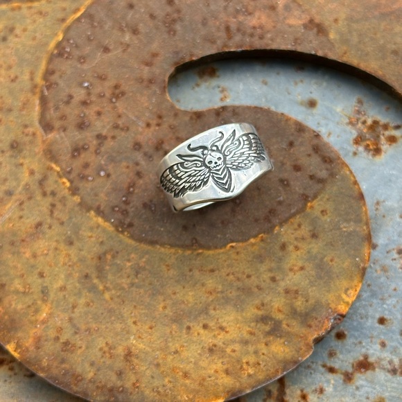 Hand stamped sterling silver Skull Moth Ring - Picture 2 of 3